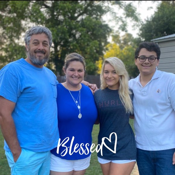 Meet your Posher, Amanda - Picture 1 of 1